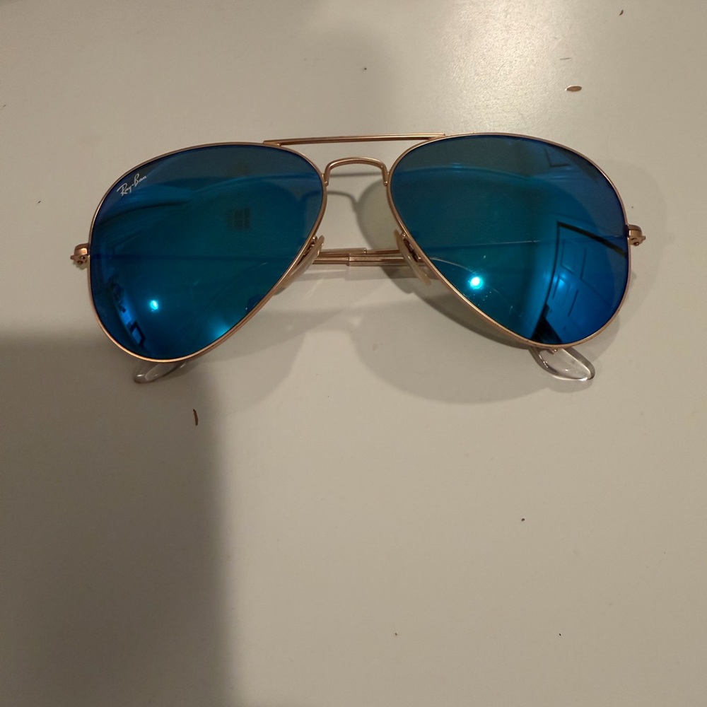 Ray-Ban Aviator Sunglasses with Teal Lenses